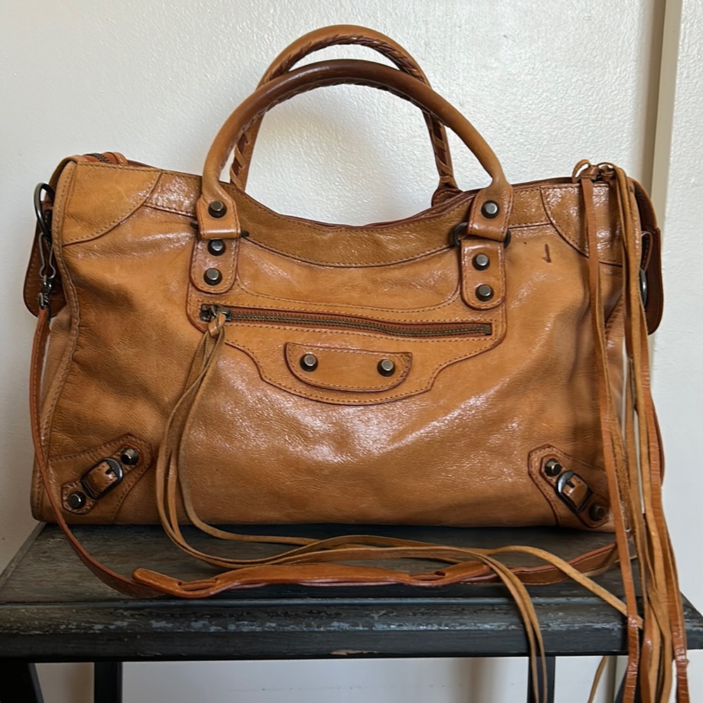 Beautiful Genuine Leather bag,Medium Size.